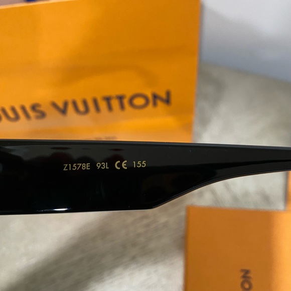 **SOLD**Louis Vuitton Cyclone unisex sunglasses Z1578W - Picture 12 of 15